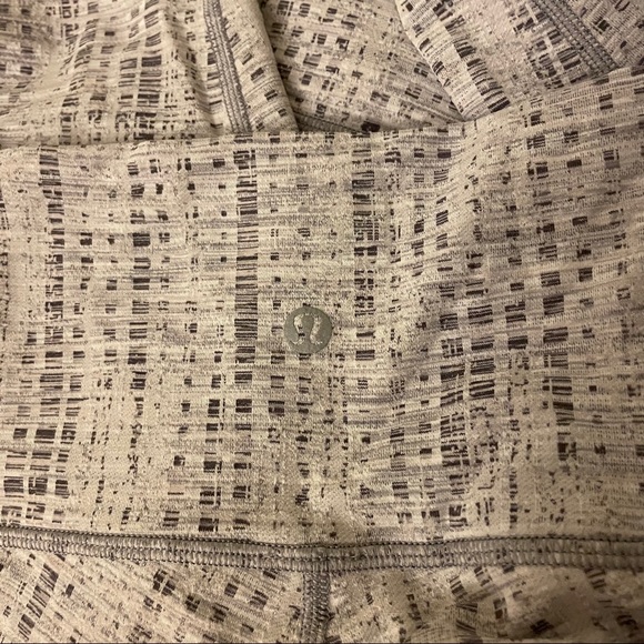 Wunder Under Crop High-rise 21” - Picture 5 of 7